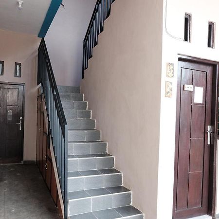 Rumah Marianne Sorong Exterior foto
